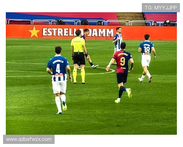 与足球明星一对一较量的热血青春故事