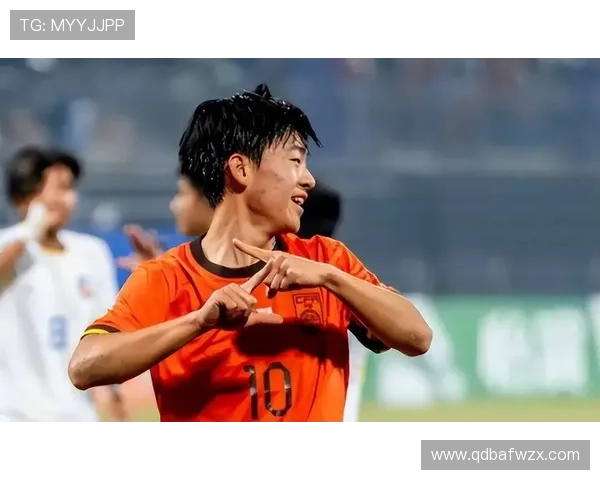 八岁小孩足球明星崭露头角引发全城热议小小年纪展现惊人天赋与潜力